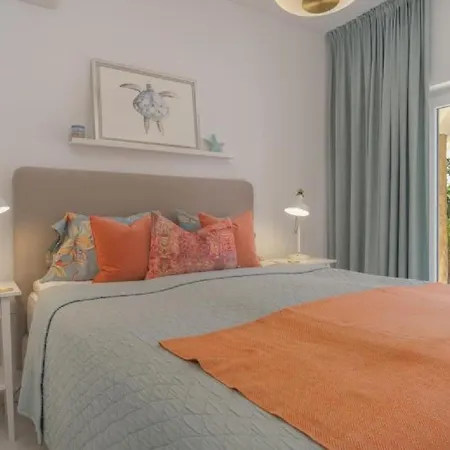 Beautifully Renovated With Swimming Pool Lägenhet *