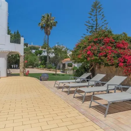 Apartamento Beautifully Renovated With Swimming Pool Quarteira