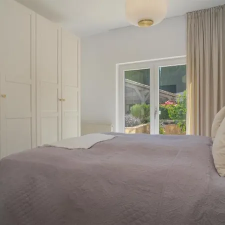 Beautifully Renovated With Swimming Pool Quarteira