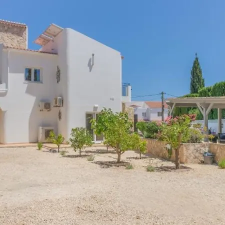 Apartament Beautifully Renovated With Swimming Pool *