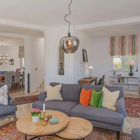 Beautifully Renovated With Swimming Pool Apartament Quarteira