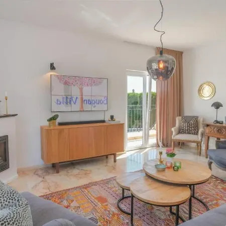 Beautifully Renovated With Swimming Pool Apartament Quarteira